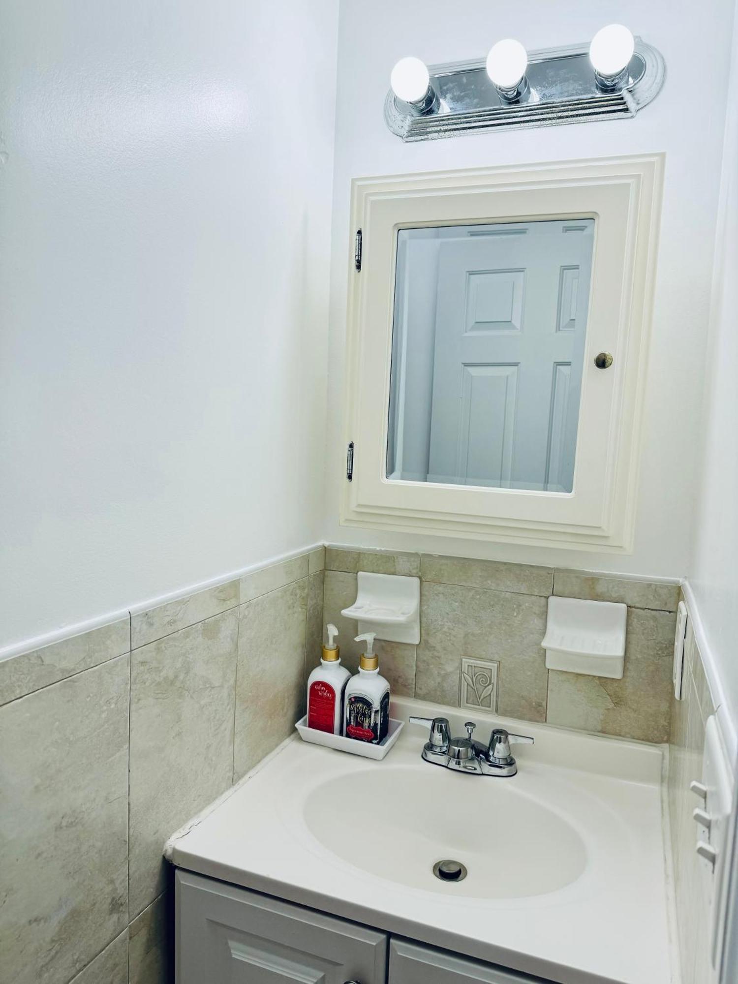 Cozy Evergreen Apartment By Newark Airport Екстер'єр фото